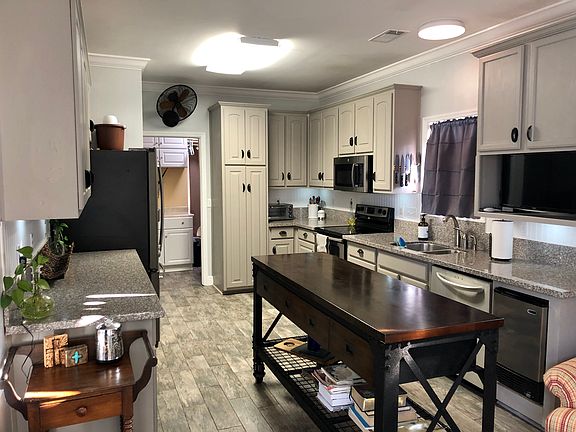 4th image of 1806 Parkview Dr S