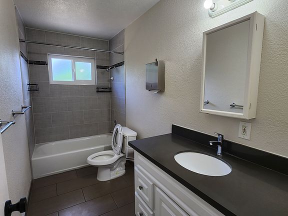 3rd image of 3499 Payne Ave