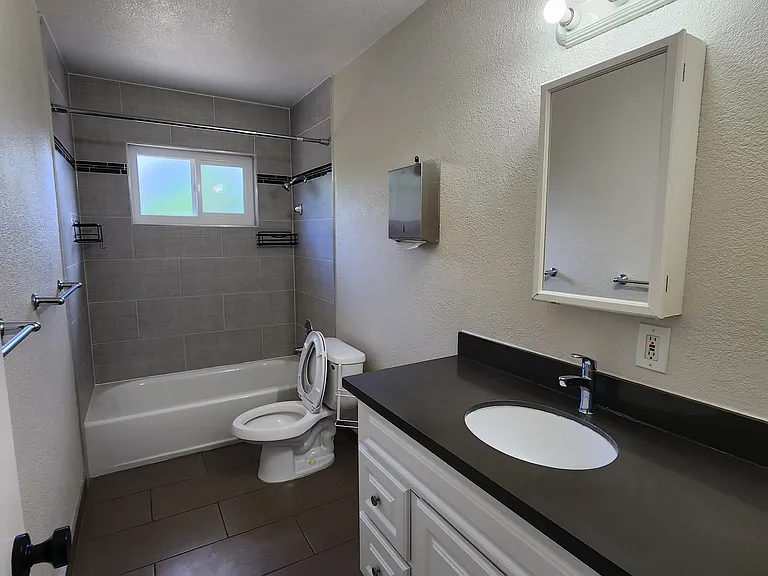 3499 Payne Ave — Photo 3
