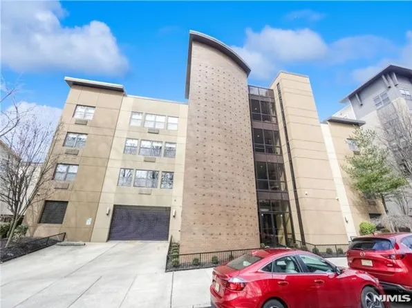 5711 Jefferson St, West New York, NJ 07093