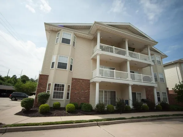 121 Saint James Ct, Saint Peters, MO 63376