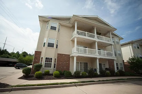 121 Saint James Ct Photo 1