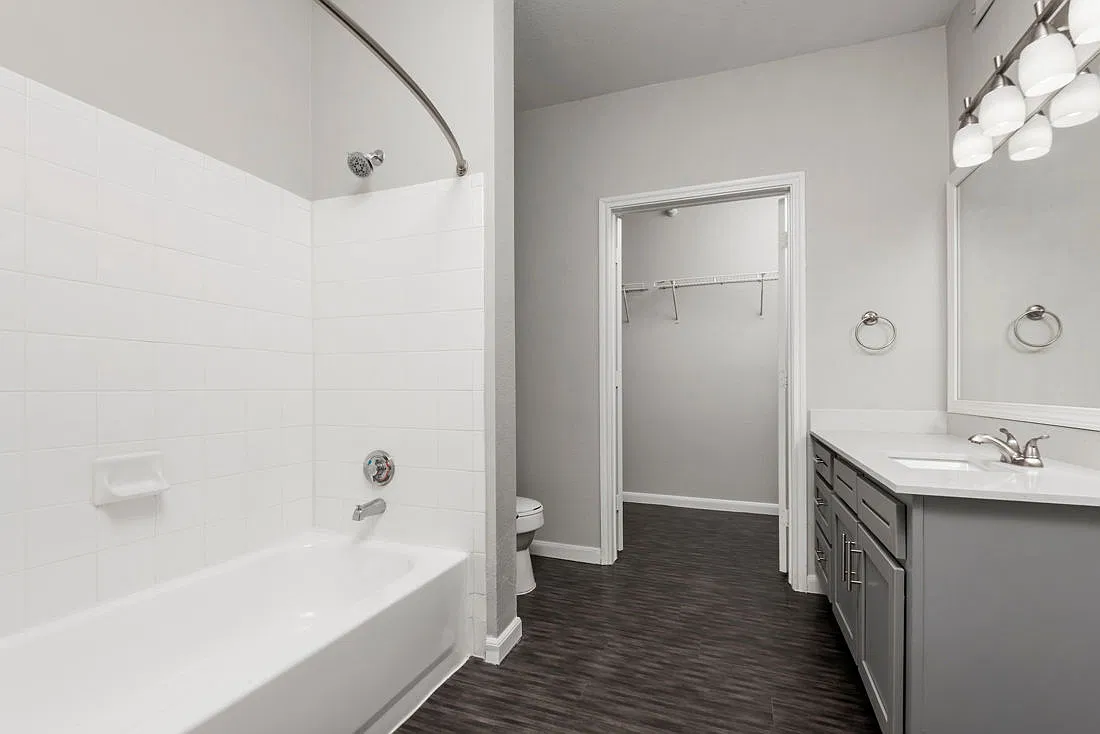 Ellie Apartments — Photo 4