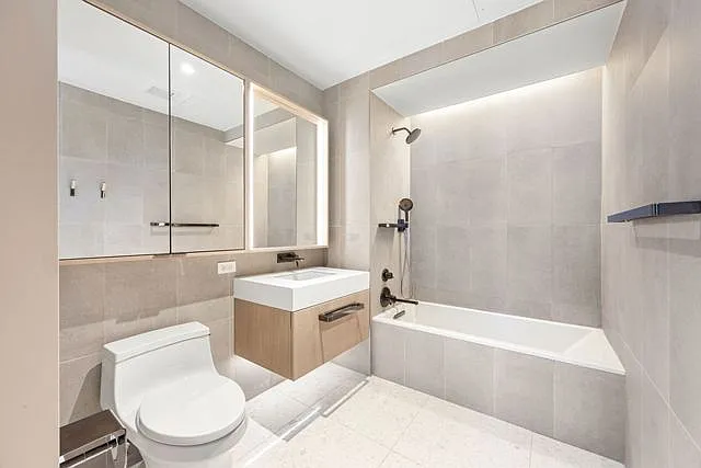 77 Greenwich St #23C — Photo 10