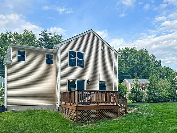 4th image of 36 Burgundy Drive