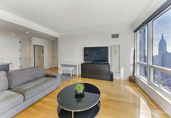 Rented by Halstead Real Estate | media 2