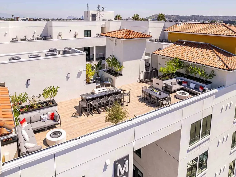 Montecito Lofts — Photo 3