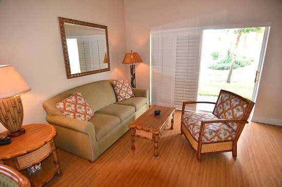 RP4T3205CA-living-area