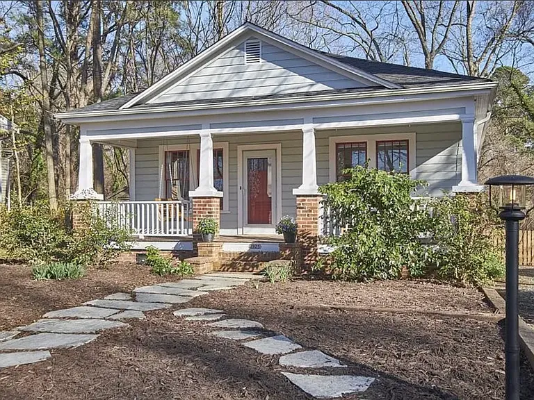 2923 Chapel Hill Rd — Photo 1