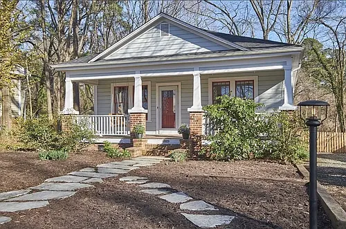 2923 Chapel Hill Rd Photo 1
