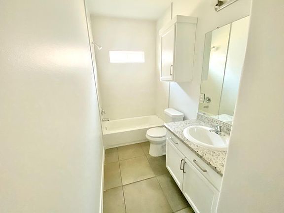 5th image of 3813 Bella Costa Dr APT 2