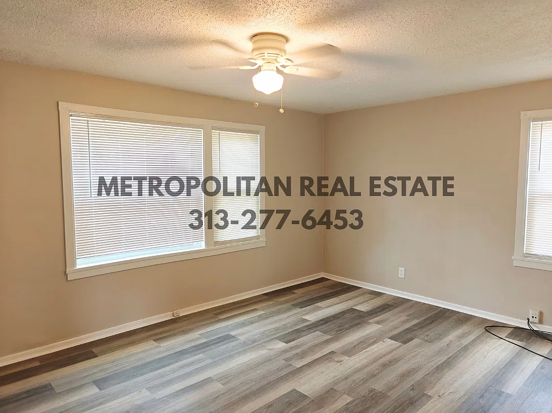 3 bed, 1054 sqft, $1,300 — Photo 4