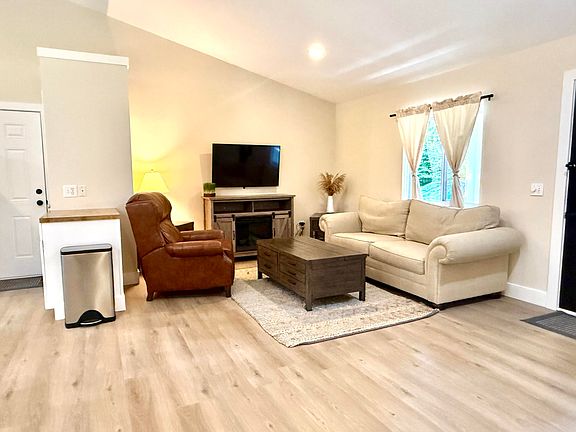4th image of 19390 Timberland Dr