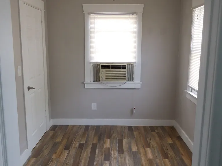 337 N Glendora Ave #C — Photo 6