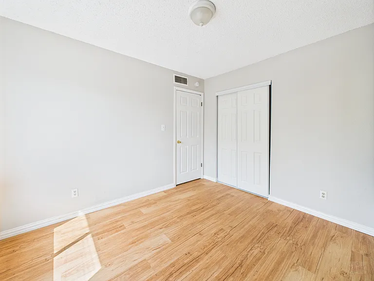 9520 Quail Village Ln — Photo 33
