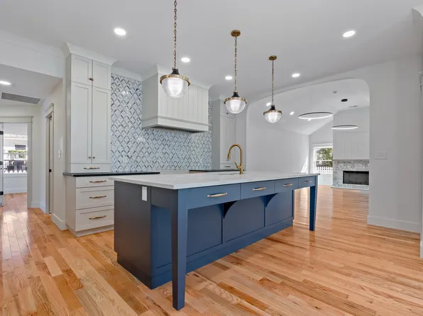 137 W Glenwood Dr, Birmingham, AL 35209