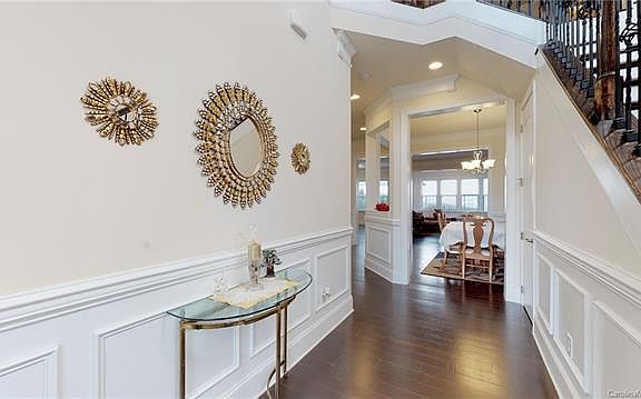 5th image of 615 Bourton House Dr