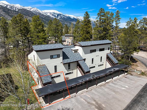 2nd image of 4420 Berry Dr Unit 3811