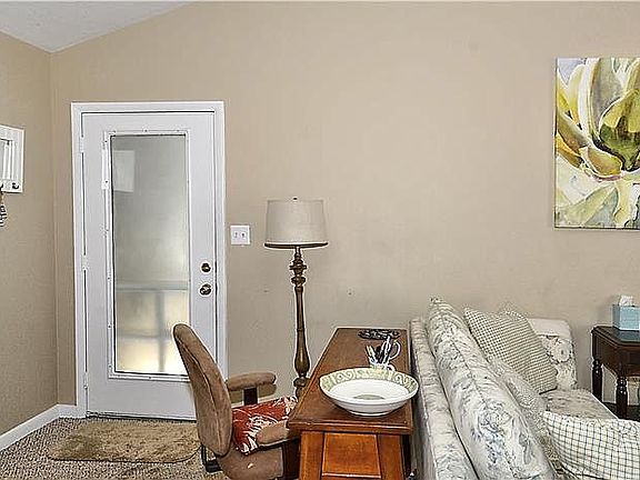 5th image of 6903 Woodland Court
