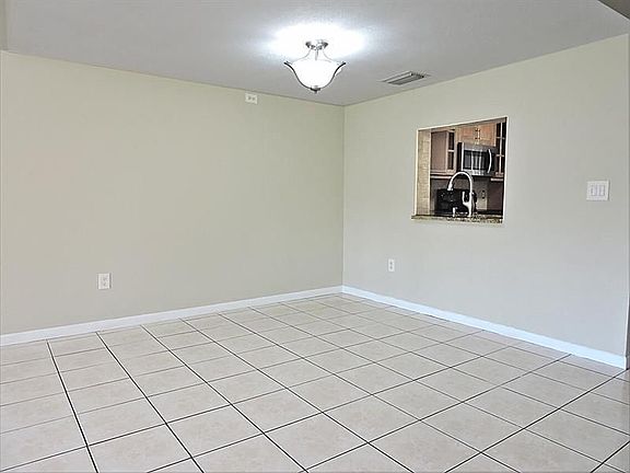 4th image of 5040 Society Pl E APT E