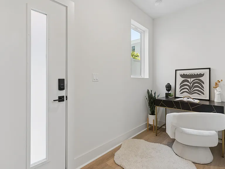 2202 N Carroll Ave #102 — Photo 7