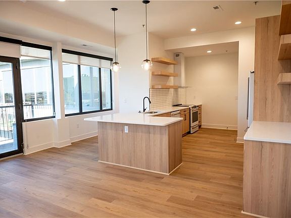 4th image of 2940 Baltimore Ave #1504