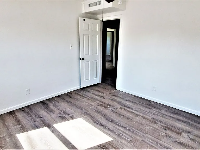 706 W Euclid Ave — Photo 15