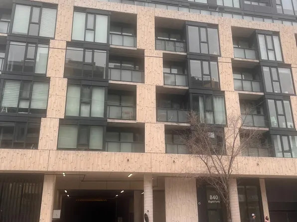 840 Saint Clair Ave W #401, Toronto, ON M6C 1C1