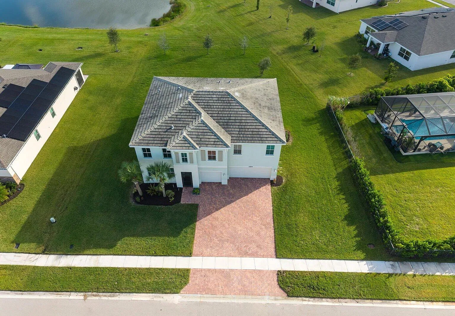 5 bed, 4.0 bath, 3361 sqft, $4,200 — Photo 3