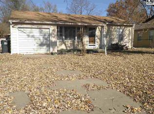 1002 W 18th Ave, Hutchinson, KS 67502
