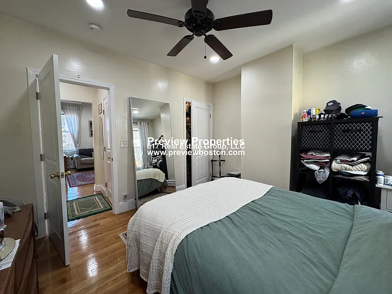 Cameron St — Photo 3