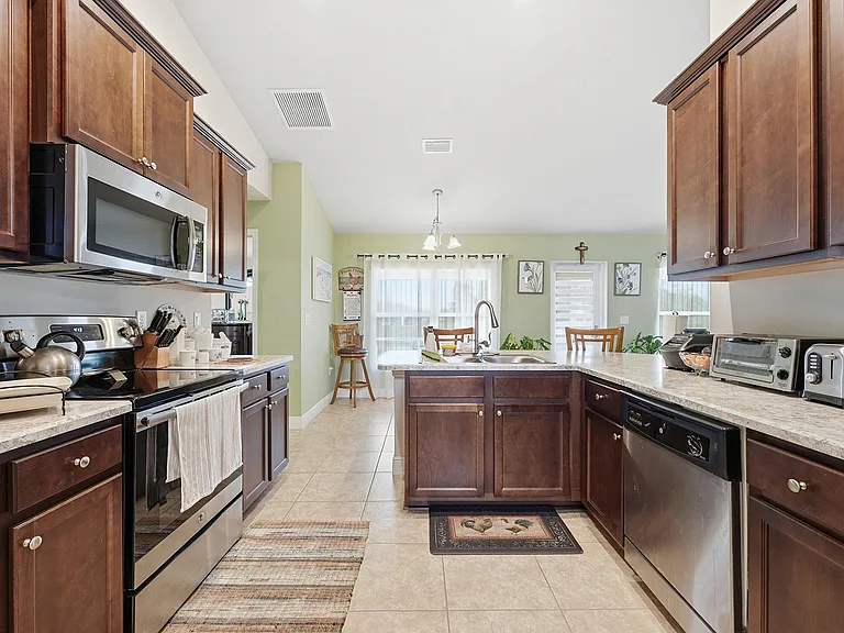 5923 NW Brianna Ct — Photo 18