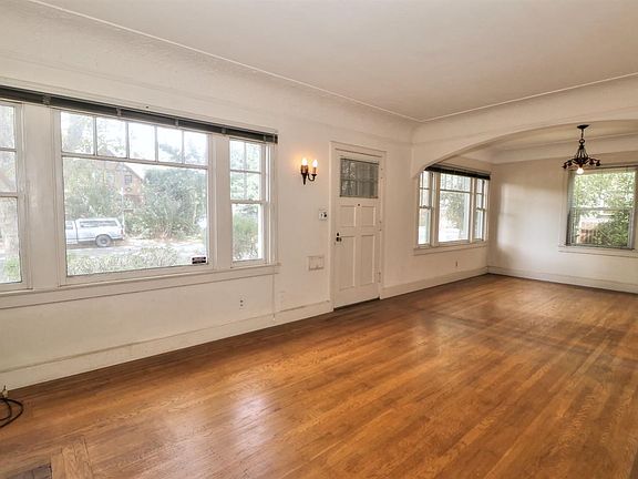 5th image of 500 V St