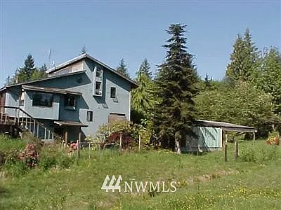1527 Newberg Road NE photo 1