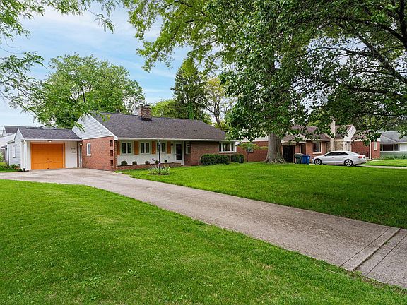 3rd image of 205 Meadowlark Ln