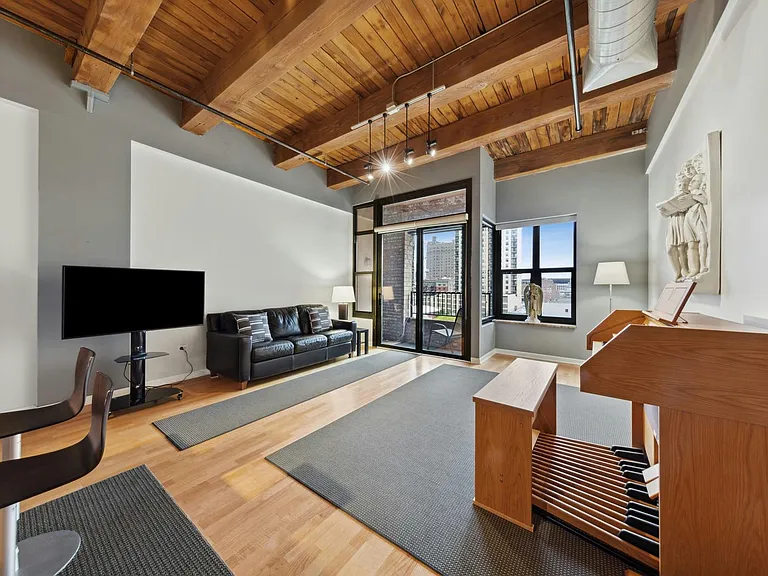 1503 S State St #611 — Photo 1