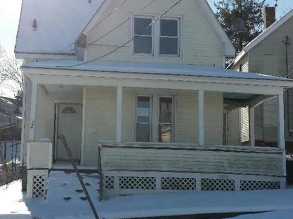 24 Willetts Ave, New London, CT 06320