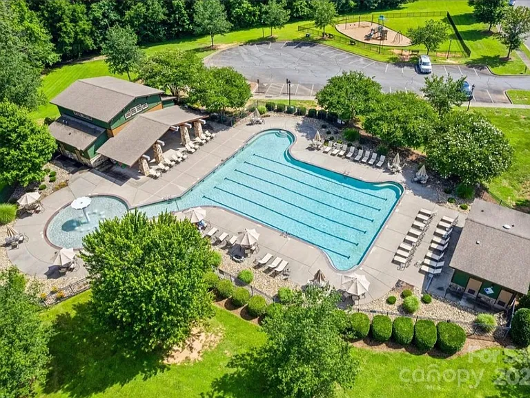 8312 Compton Acres Ln — Photo 32