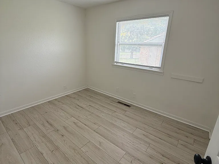 7035 W Newell St — Photo 6