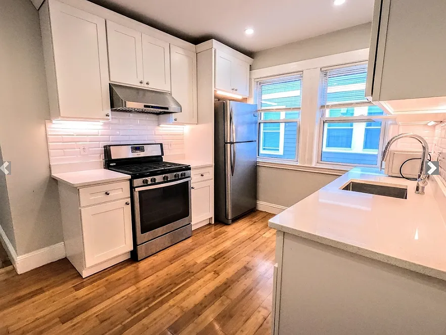Building Photo - 3961 Washington St #3