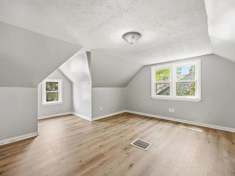 20803 Kenyon Dr — Photo 18