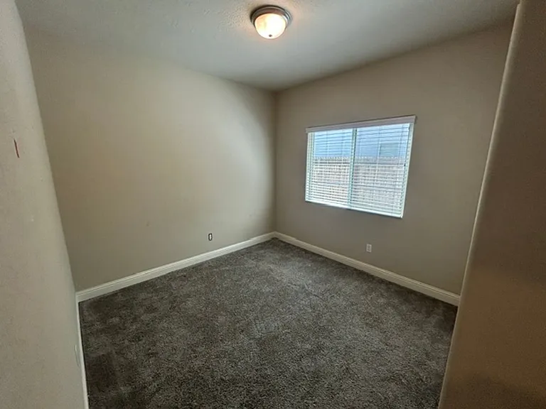 3439 E Laurel Ave — Photo 8