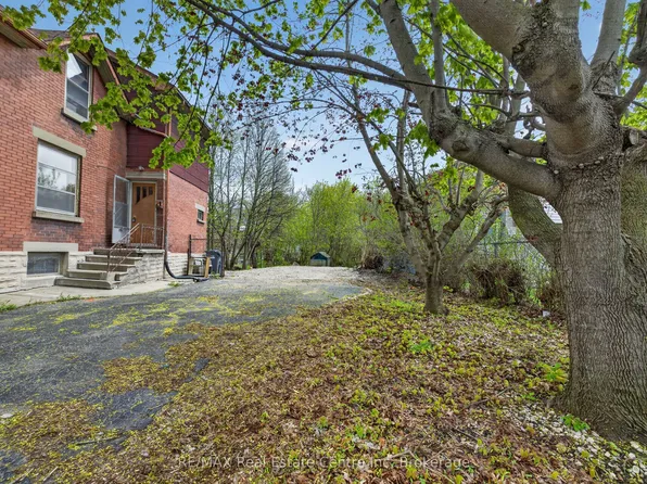 121 Elizabeth St, Guelph, ON N1E 2X1