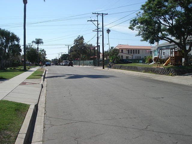2nd image of 2564 El Dorado St