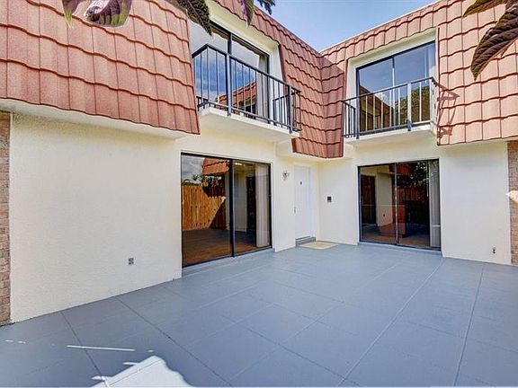 2nd image of 3302 Spanish Wells Dr #40-D
