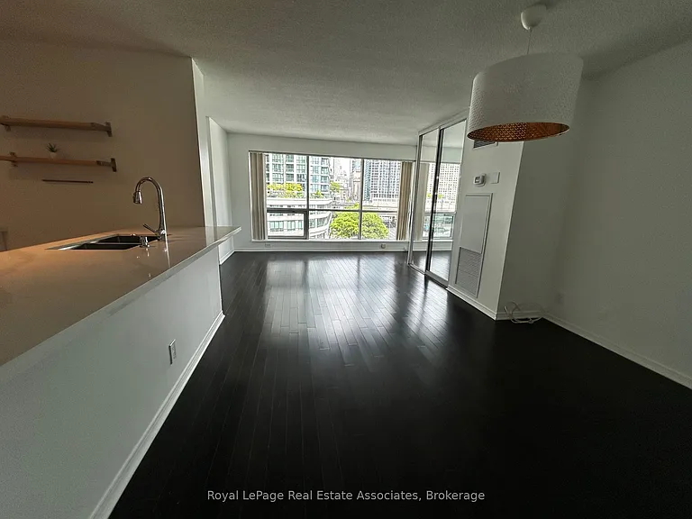 10 Yonge St #507 — Photo 7