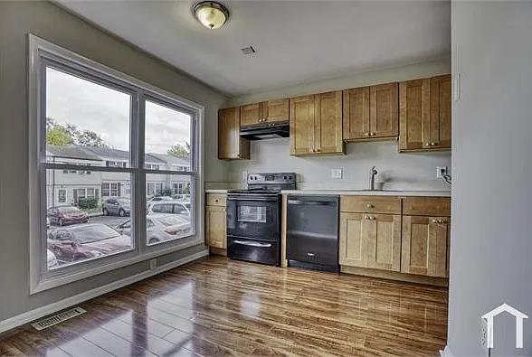 3 bed, 1620 sqft, $1,995 — Photo 4