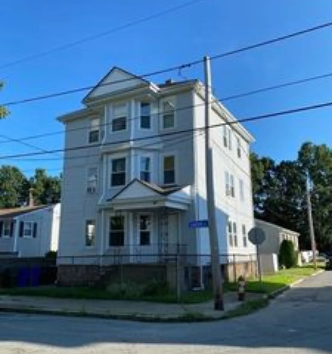 2 bed, 1000 sqft, $1,800 — Photo 3