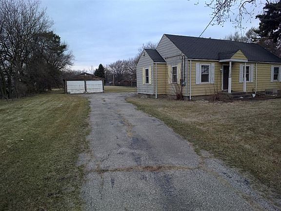 2nd image of 8432 Taft St