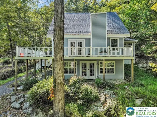 3118 Cherry Ridge Rd, Bushkill, PA 18324